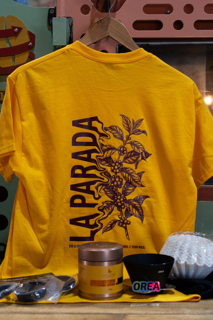 La Parada Bundle + Free Limited Edition T Shirt - Image 2